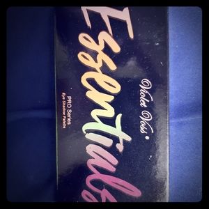 Violet Voss essentials